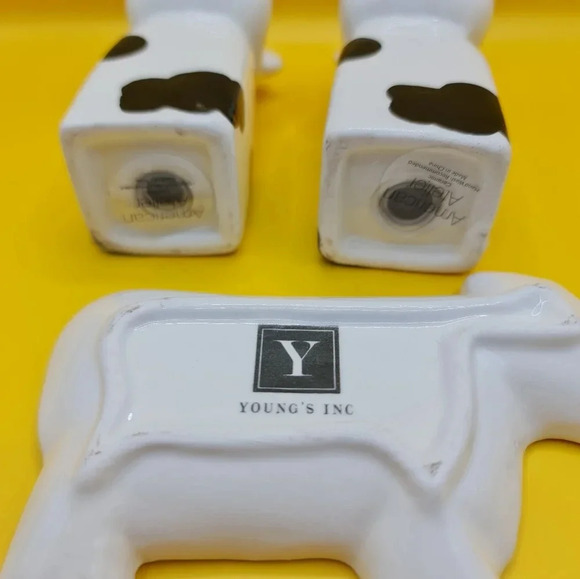 Cow Salt & Pepper Shaker Spoon Rest Dish American Atelier Young's Inc NEW - Picture 2 of 4